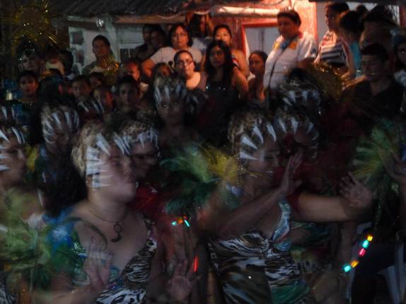 Bloco de carnaval nas ruas de Holbox, a pequena ilha ao norte do yucatán, no México